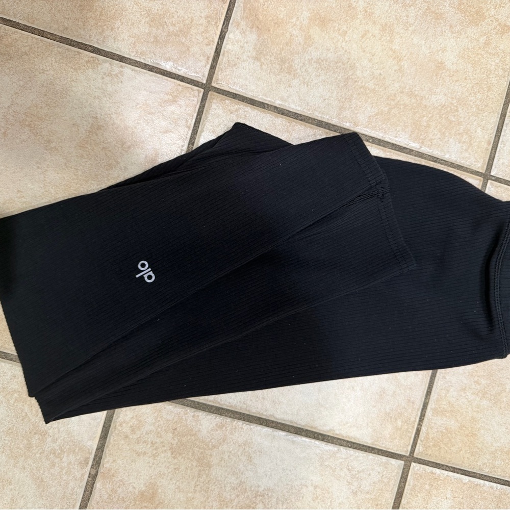 ALO Yoga women Black Performance Leggings size M black